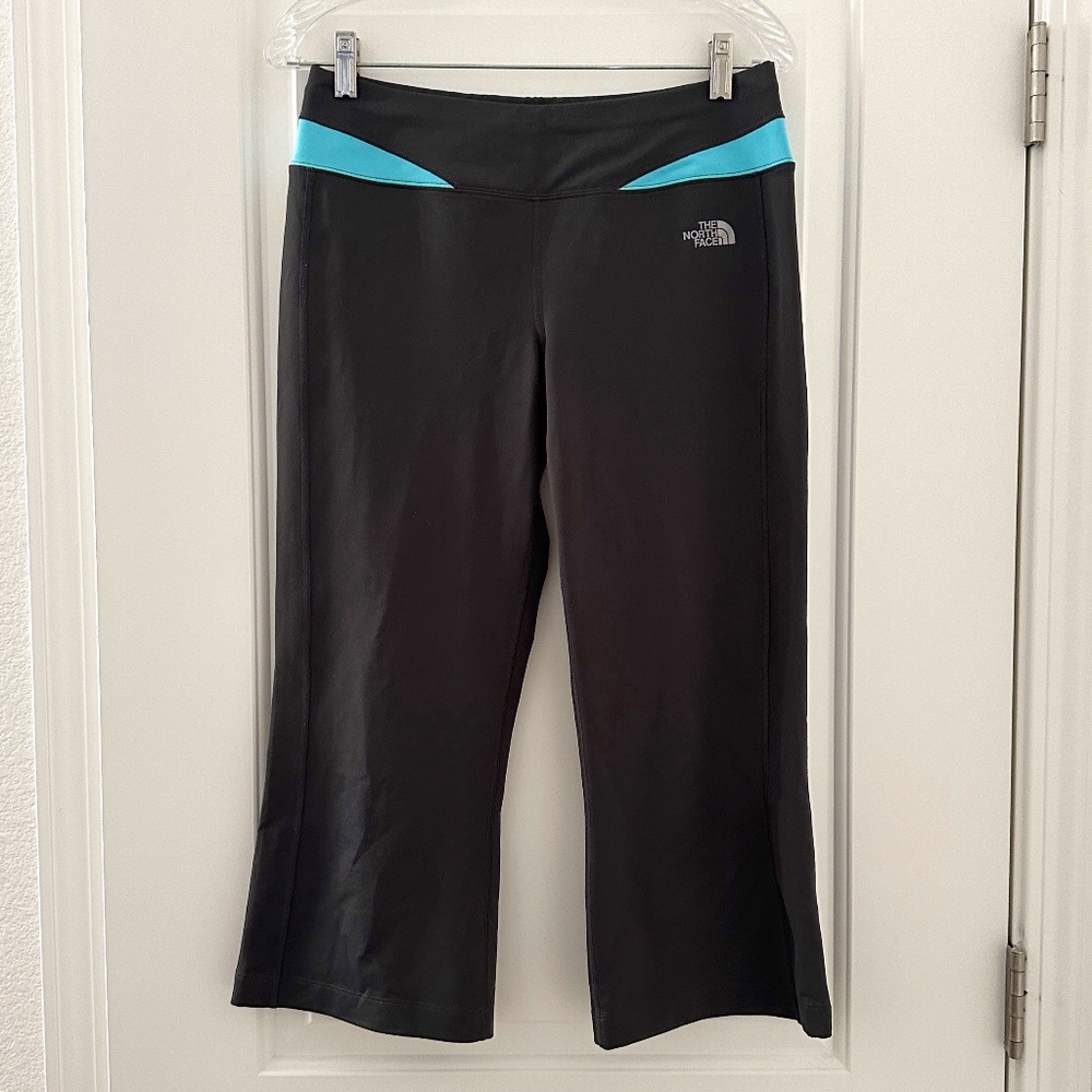 The North Face Women's Mid-Rise VaporWick Cropped Yoga Legging (Size S)